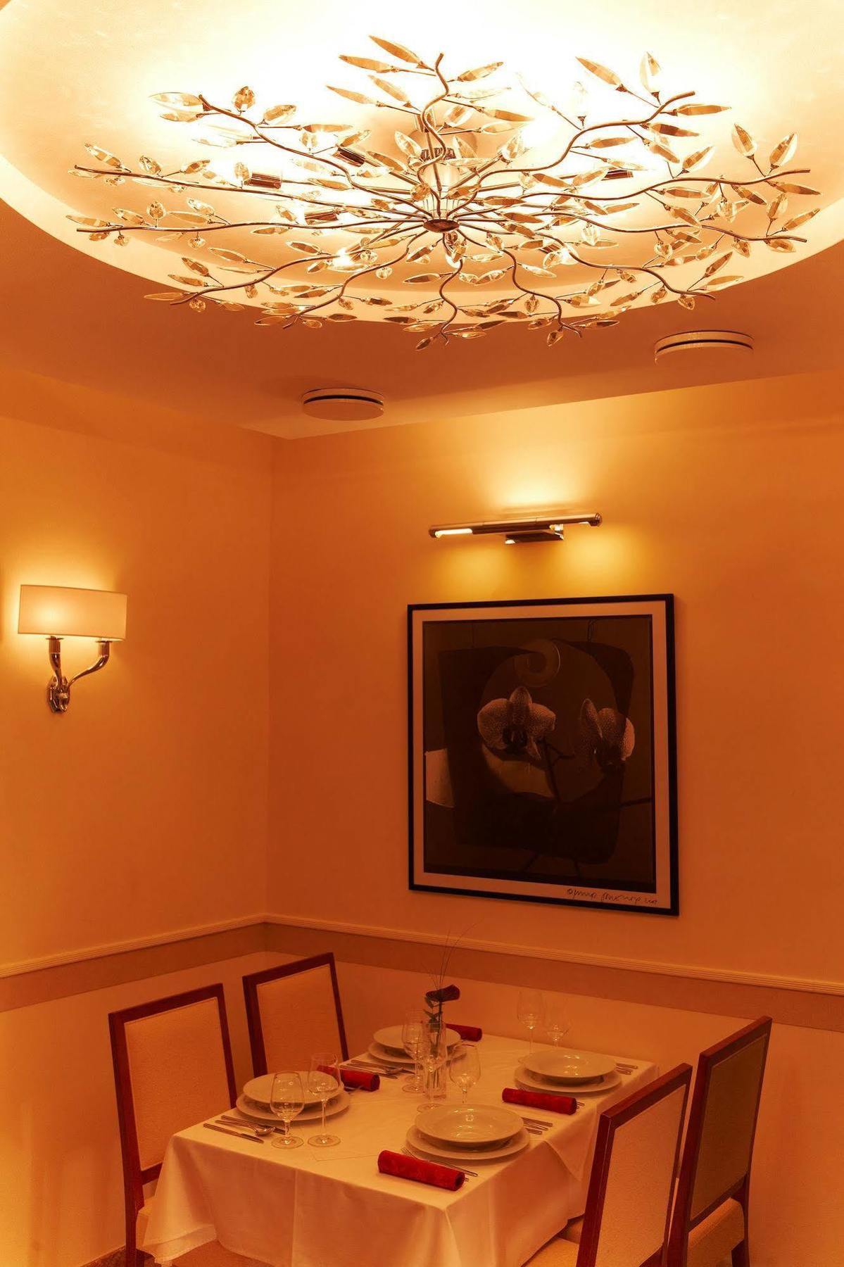 Hotel Ambassador Kosice Ngoại thất bức ảnh