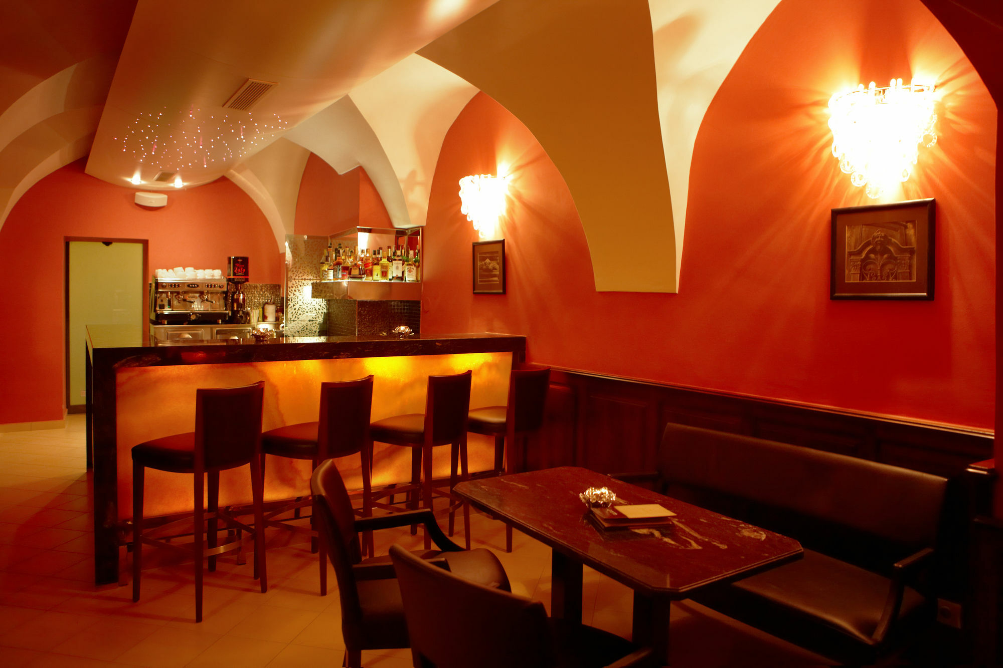 Hotel Ambassador Kosice Ngoại thất bức ảnh