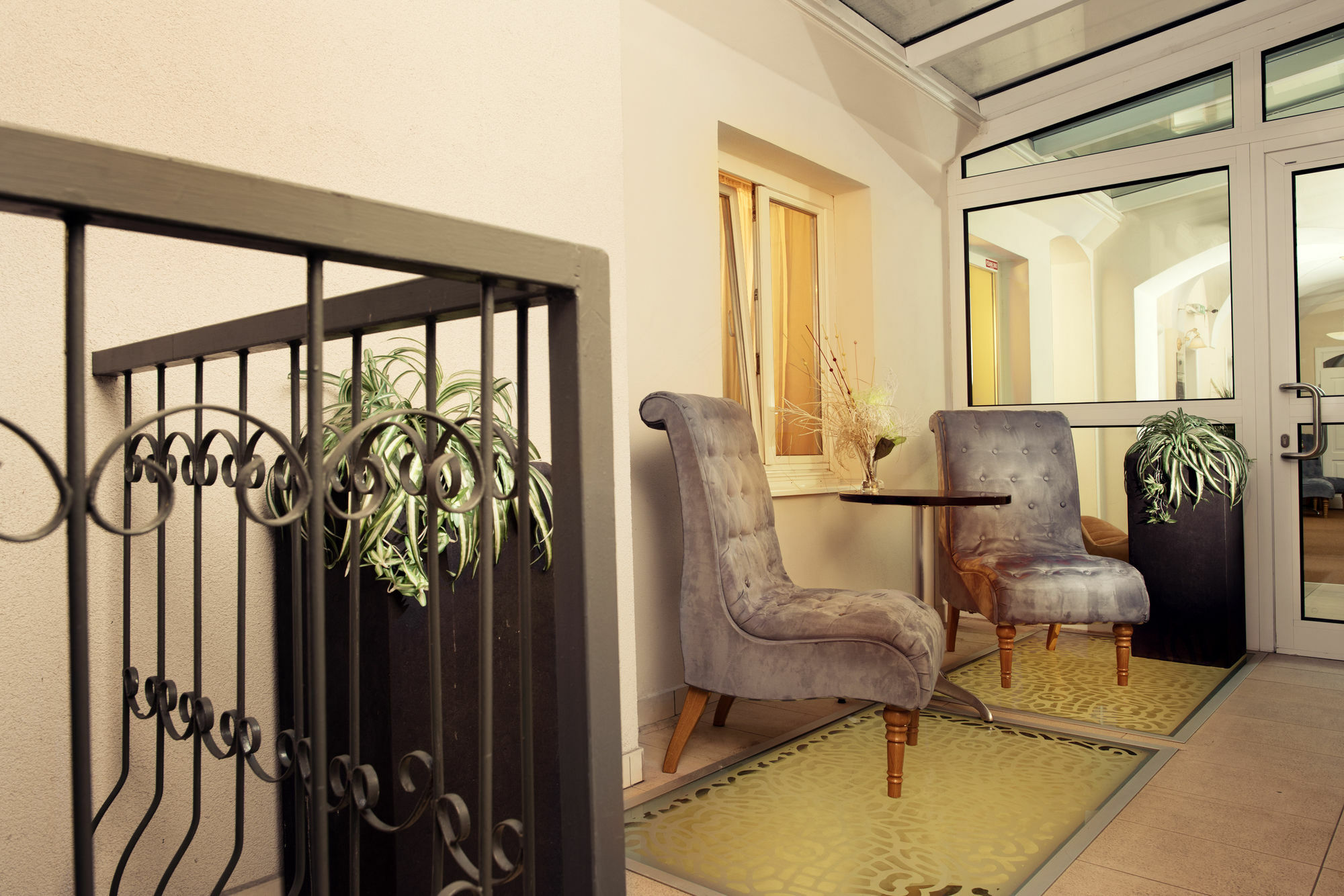 Hotel Ambassador Kosice Ngoại thất bức ảnh