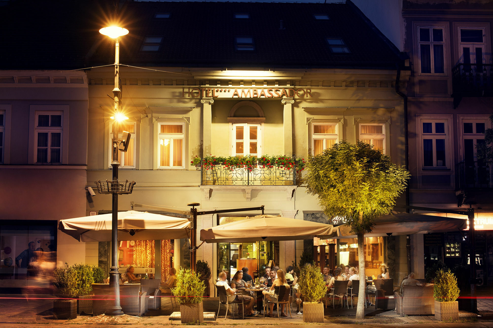 Hotel Ambassador Kosice Ngoại thất bức ảnh