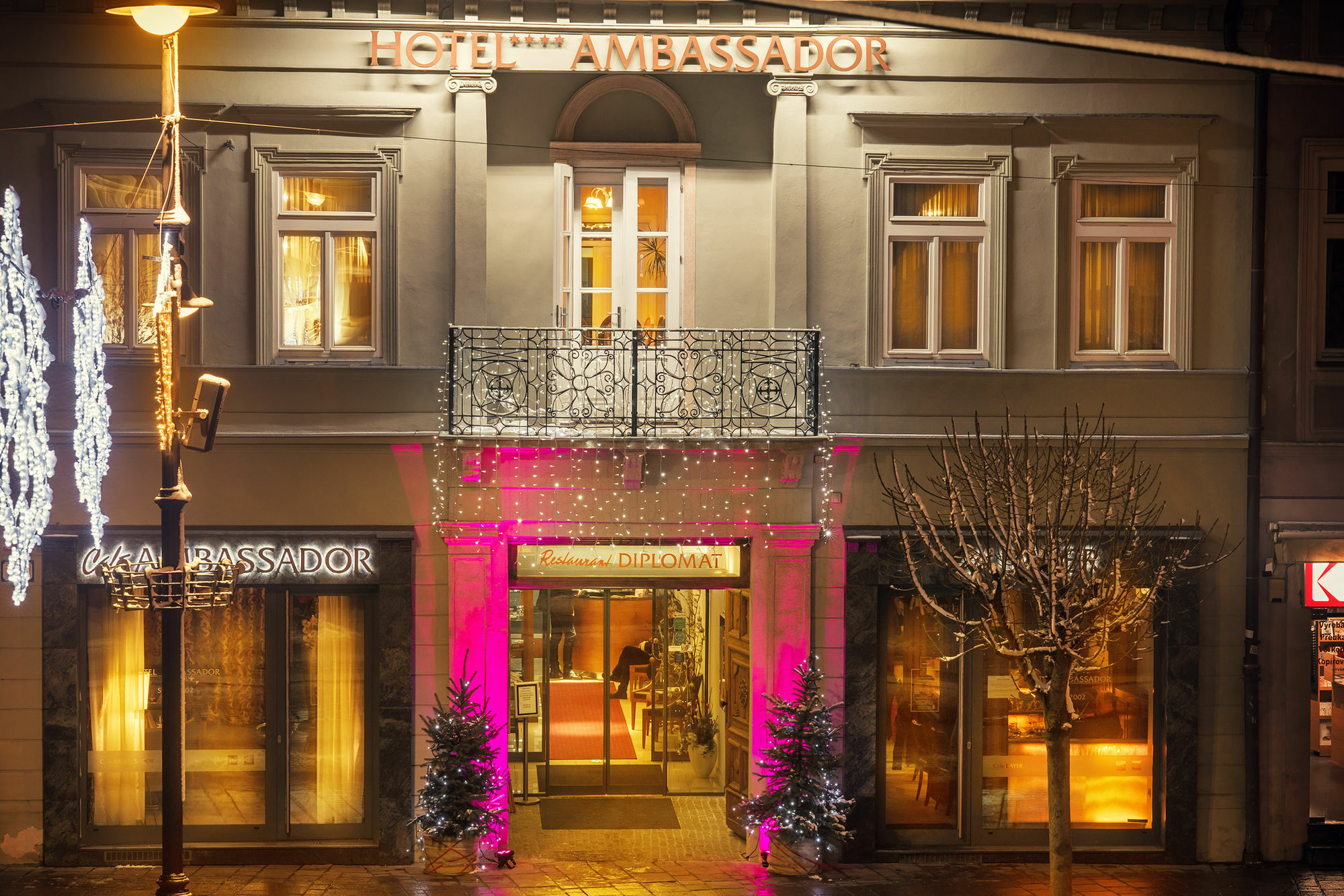 Hotel Ambassador Kosice Ngoại thất bức ảnh